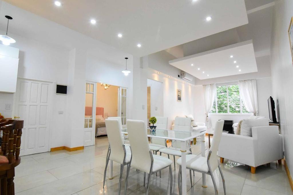 Dpto. En Recoleta: Calido, Proximo Y Confortable Buenos Aires Exterior photo