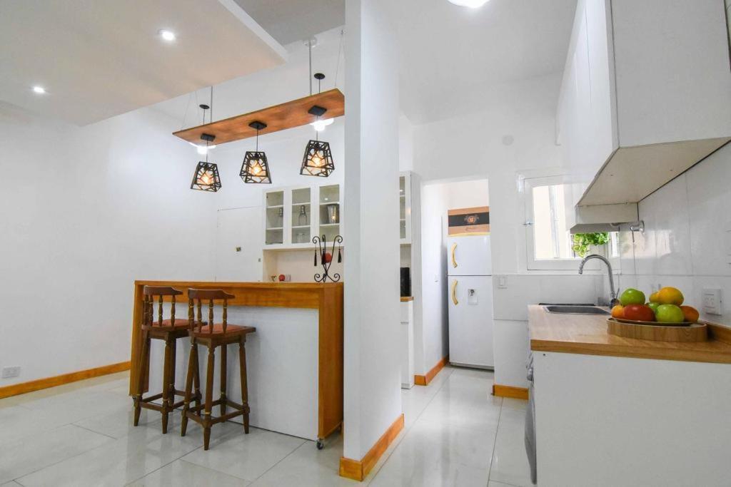 Dpto. En Recoleta: Calido, Proximo Y Confortable Buenos Aires Exterior photo